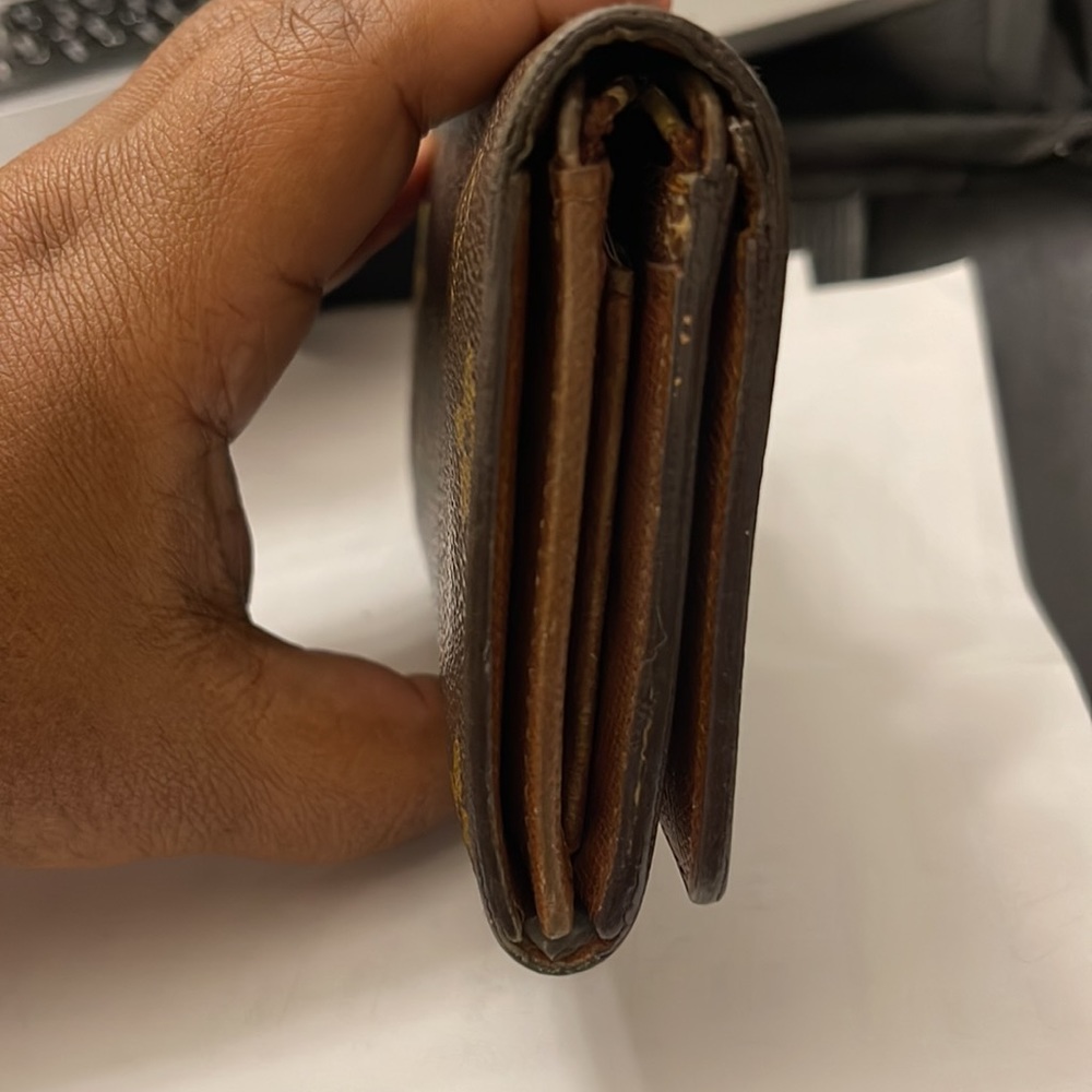 Louis Vuitton Monogram Snap Wallet - Picture 5 of 14